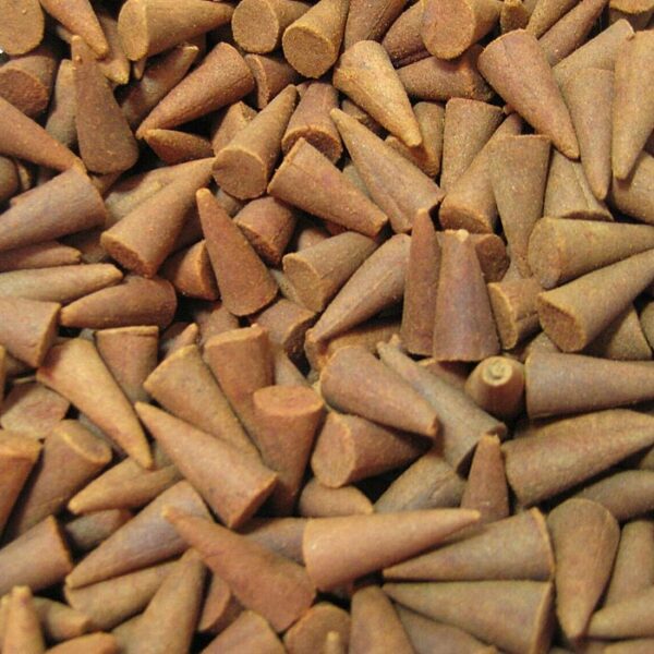 Szantálfa kúpfüstölő csomag 100 darabos