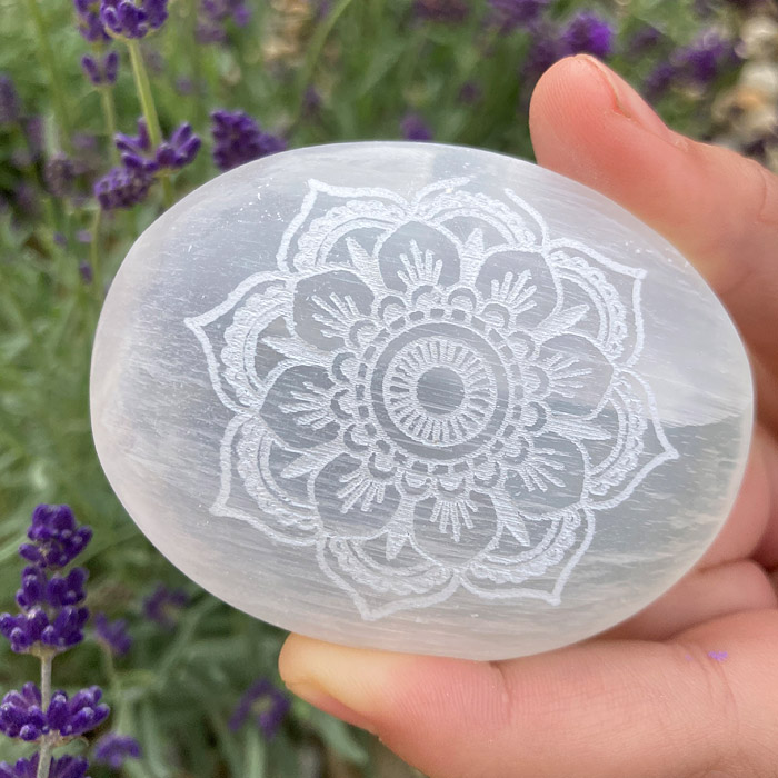 Mandalás szelenit marokkő