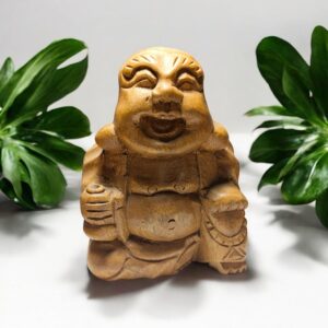 Bőséghozó Buddha szobor fából faragott 15 cm magas