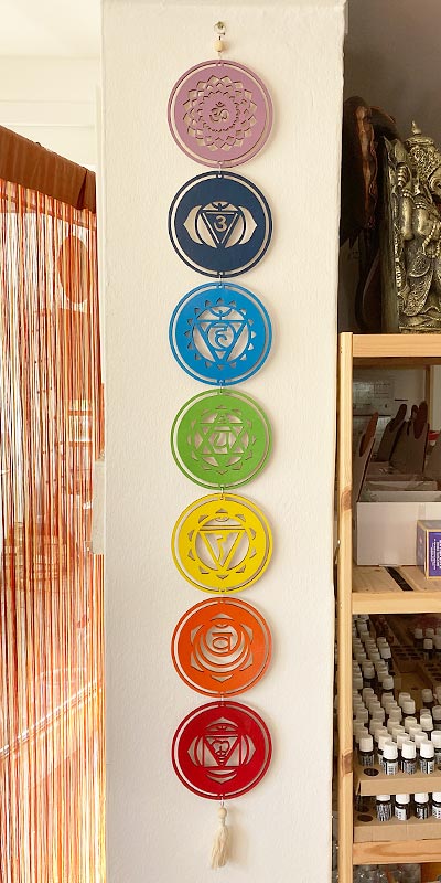 Csakra szimbólumos fali függő fából 120 cm magas