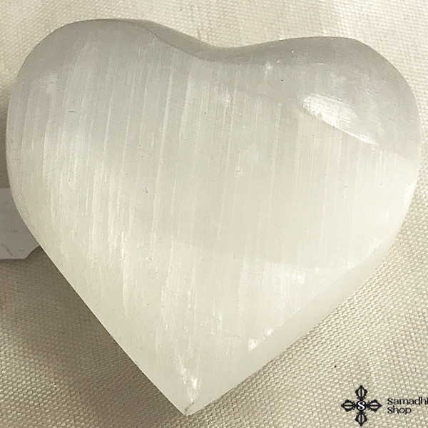 Szelenit szív kb. 190 gramm 7x8 cm